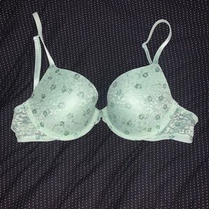 PINK lightly lined bra 32C